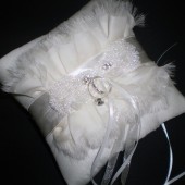 Princessa ring bearer pillow