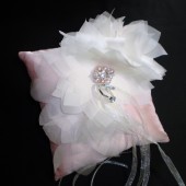 Claire ring pillow