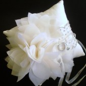 Fleur de Claire ring pillow