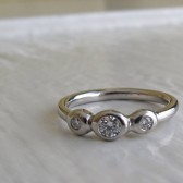 3 stone diamond ring