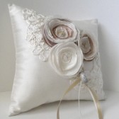ring pillow cream 