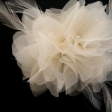 ivory bridal hair flower whit feathers