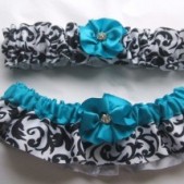 Damask Garter Set