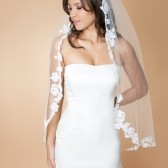 Perla - Fingertip Length Single Tier Veil Edged With Alencon Lace Appliques