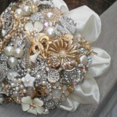 brooch bouquet