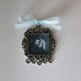 Damask Detailed Photo Frame Charm