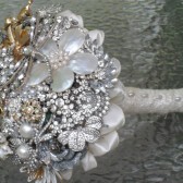 brooch bouquet