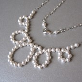 pearl loops necklace