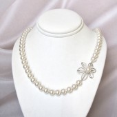 asymmetrical daisy and pearl necklace
