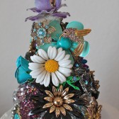 Vintage Brooch Cake Topper