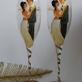 Hand painted Wedding Toasting Flutes Set of 2 Personalized Champagne glasses Groom and Bride Wedding valse gold
