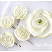 Set of 5 Gorgeous Hair Comb and Bobby Pins Set with Handmade Flowers in Ivory
