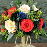 coral and champagne rose bouquet