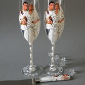 4 pc SET of Hand painted Wedding Toasting Flutes Champagne glasses and cake knives Royal wedding with 100 swarovski crystals