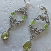 victorian peridot earrings