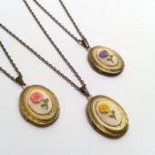 Hand embroidery floral locket, Set of 3.