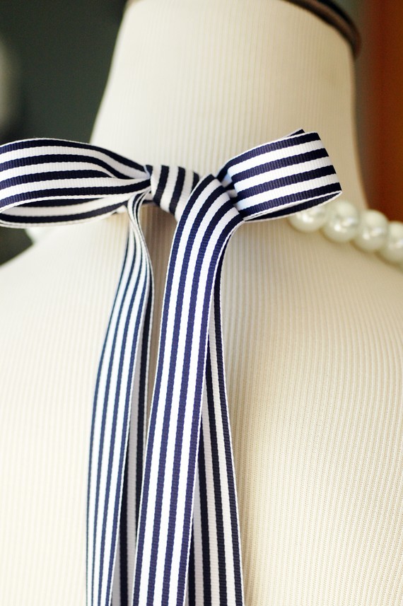 We spotted this strand of nautical wedding pearls via White Tulip Boutique
