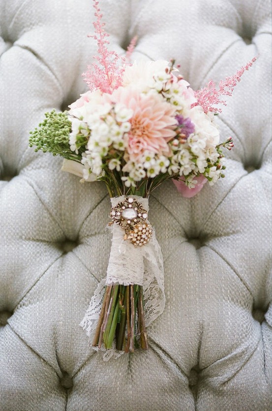 wildflower wedding bouquet spotted here via source Happy Friday lovelies