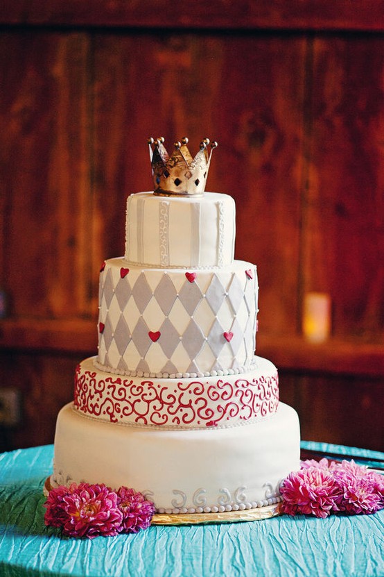 Alice in Wonderland Wedding Cake Details