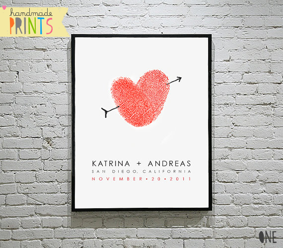 We have compiled a roundup featuring fifteen handmade wedding prints 