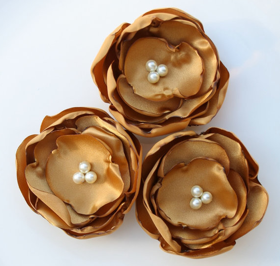 fall wedding hair accessories This gold trio of hair flowers is perfect for