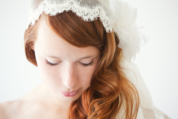 For easy addition to any hair style the veil comes with a silver plated 