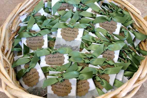 What a beautiful ecofriendly way to honor your wedding