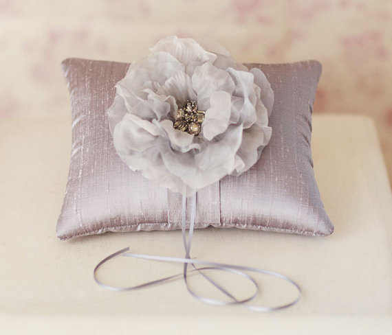 unique ring pillow styles