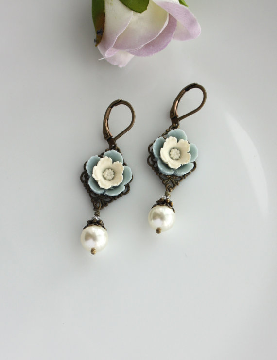 vintage inspired ivory pearl flower pansy earrings