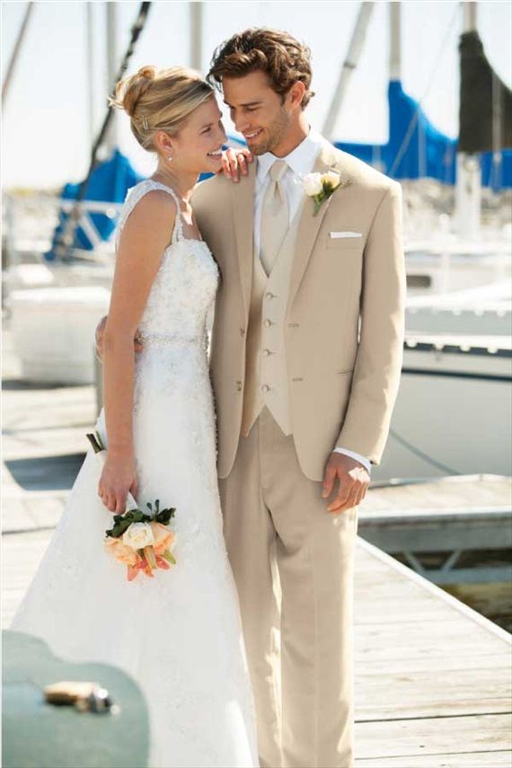 How to Select a Tuxedo: 3 Essential Tips (by EmmalineBride.com, photo: jos. a bank) #handmade #wedding #tips #groom