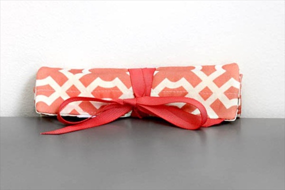 Jewelry Rolls for Bridesmaids (by CraftyStitches via Emmaline Bride)