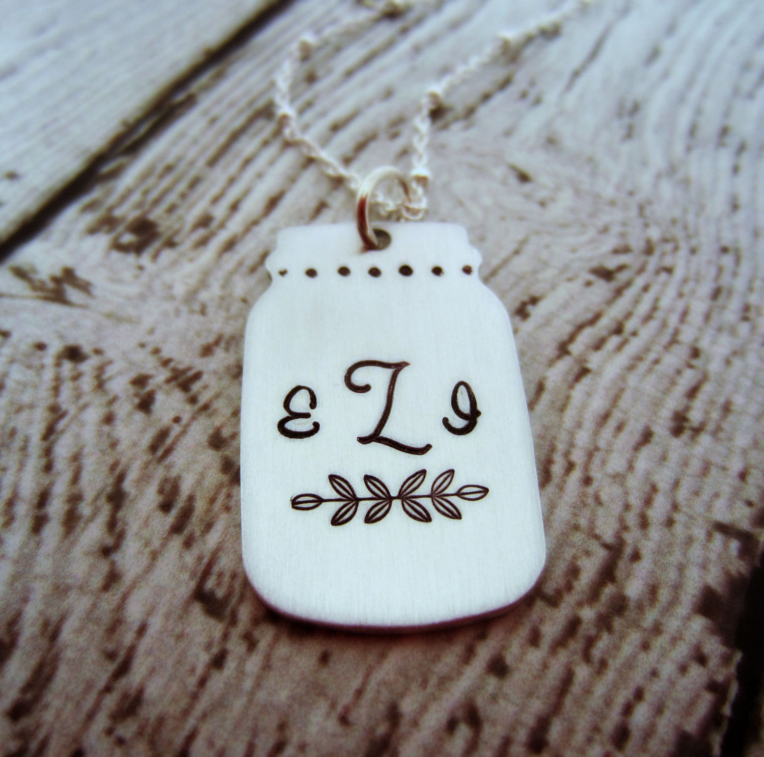 7 Cute Mason Jar Ideas for Weddings