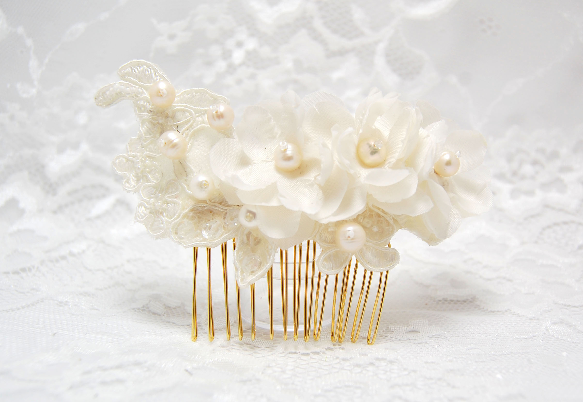 Ivory pearl and flower bridal comb, Bridal hair accessories, Bridal comb, Ivory hair piece