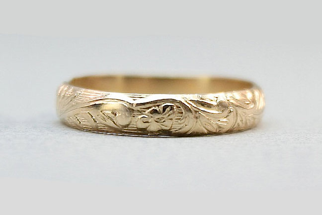 14K Gold Vintage Engraved Wedding Band