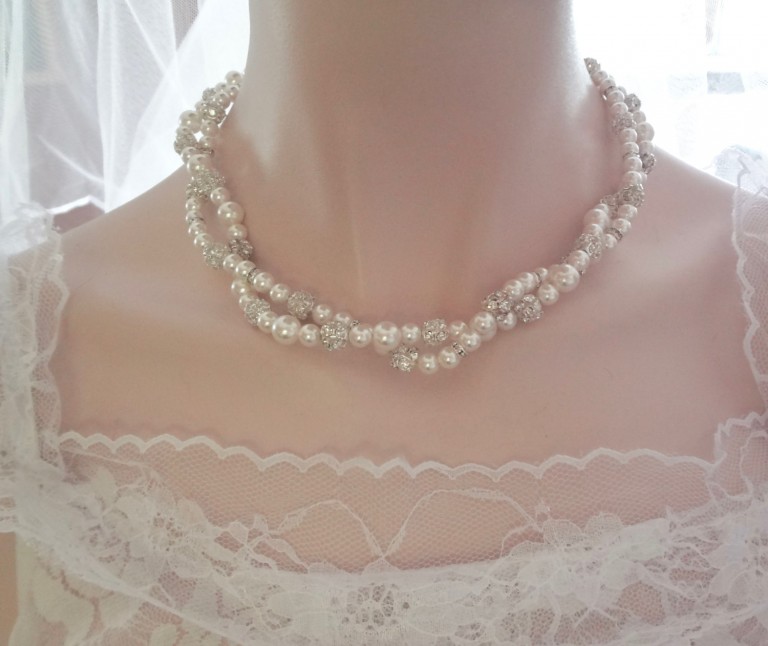 Twisted pearl wedding necklace