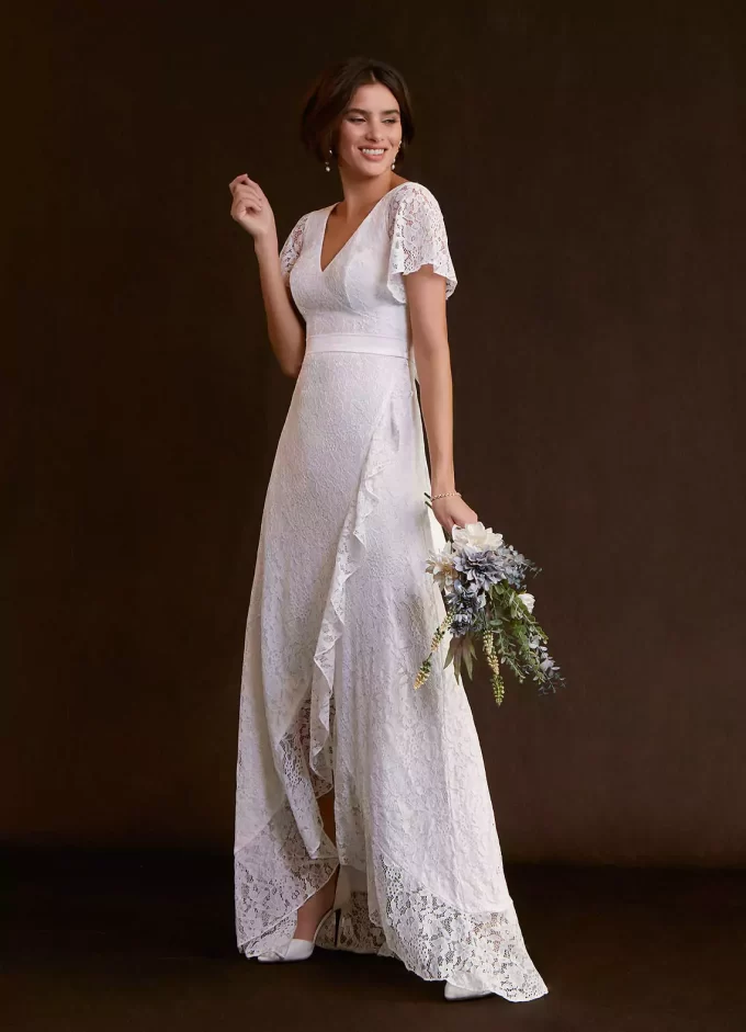 21 Best Smokin' Hot Short-Sleeved Wedding Dress Styles