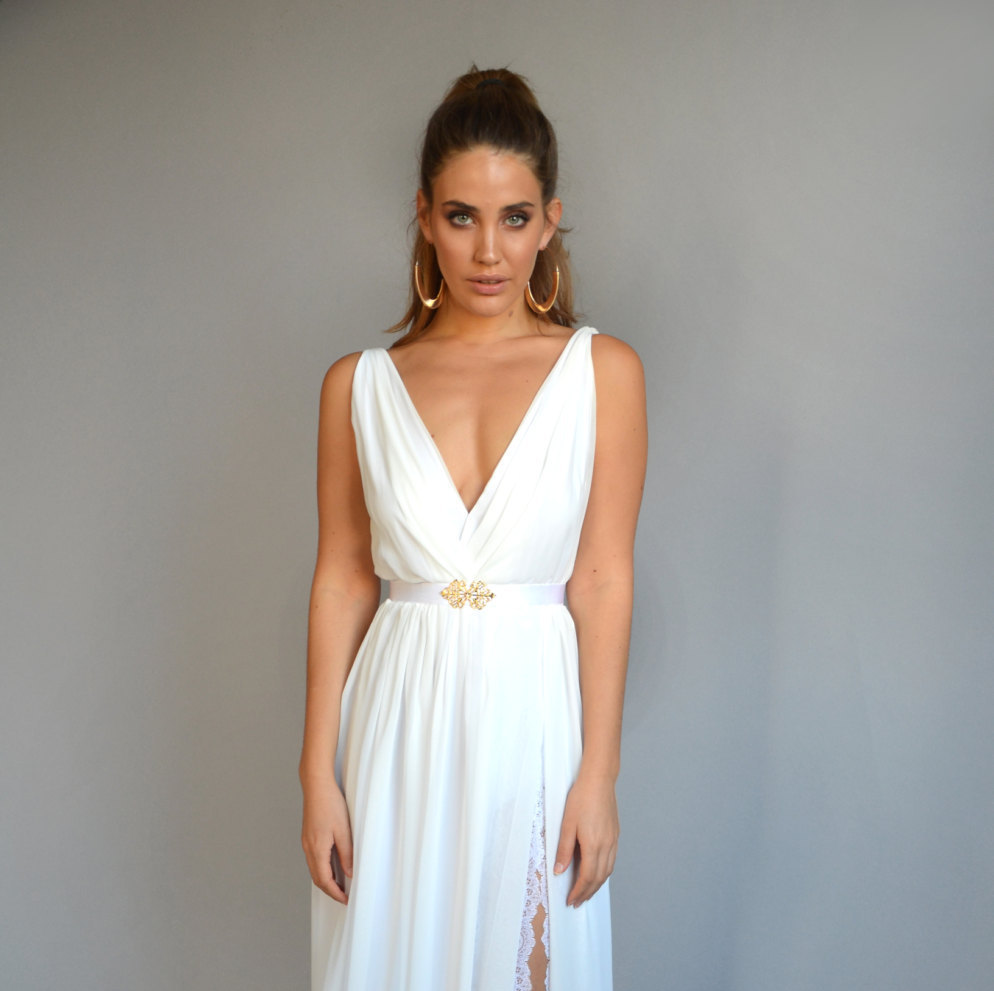 8 Beautiful V Neck Wedding Dresses on Etsy Emmaline Bride