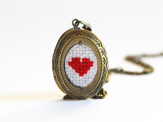 embroidered heart locket necklace | by Aristocrafts | https://emmalinebride.com/gifts/initial-necklaces-for-bridesmaids/