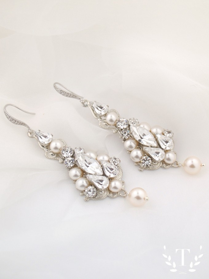 bridal-earrings-side-view