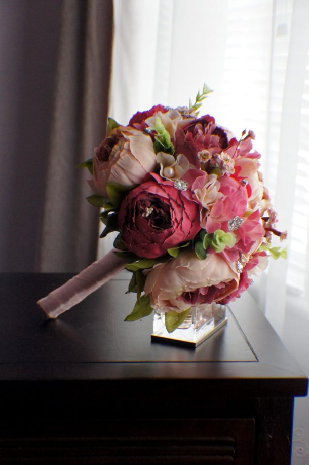 Fake Peony Bouquets That Look Amazing for Weddings