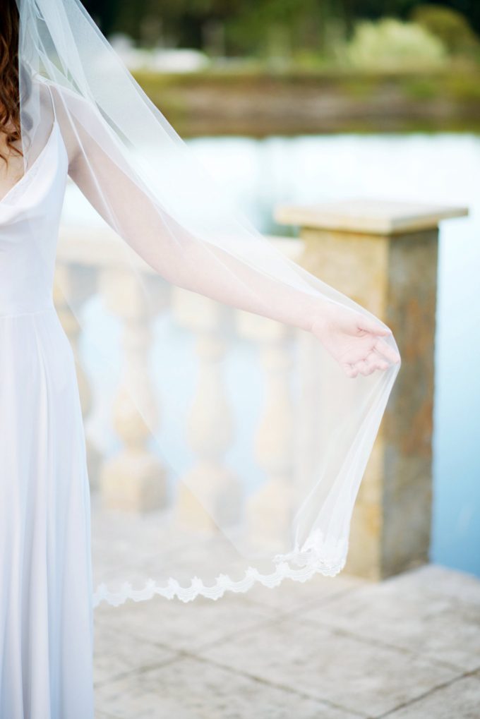 7 Gorgeous Long Wedding Veils Under $200 on Etsy | Emmaline  display picture 1