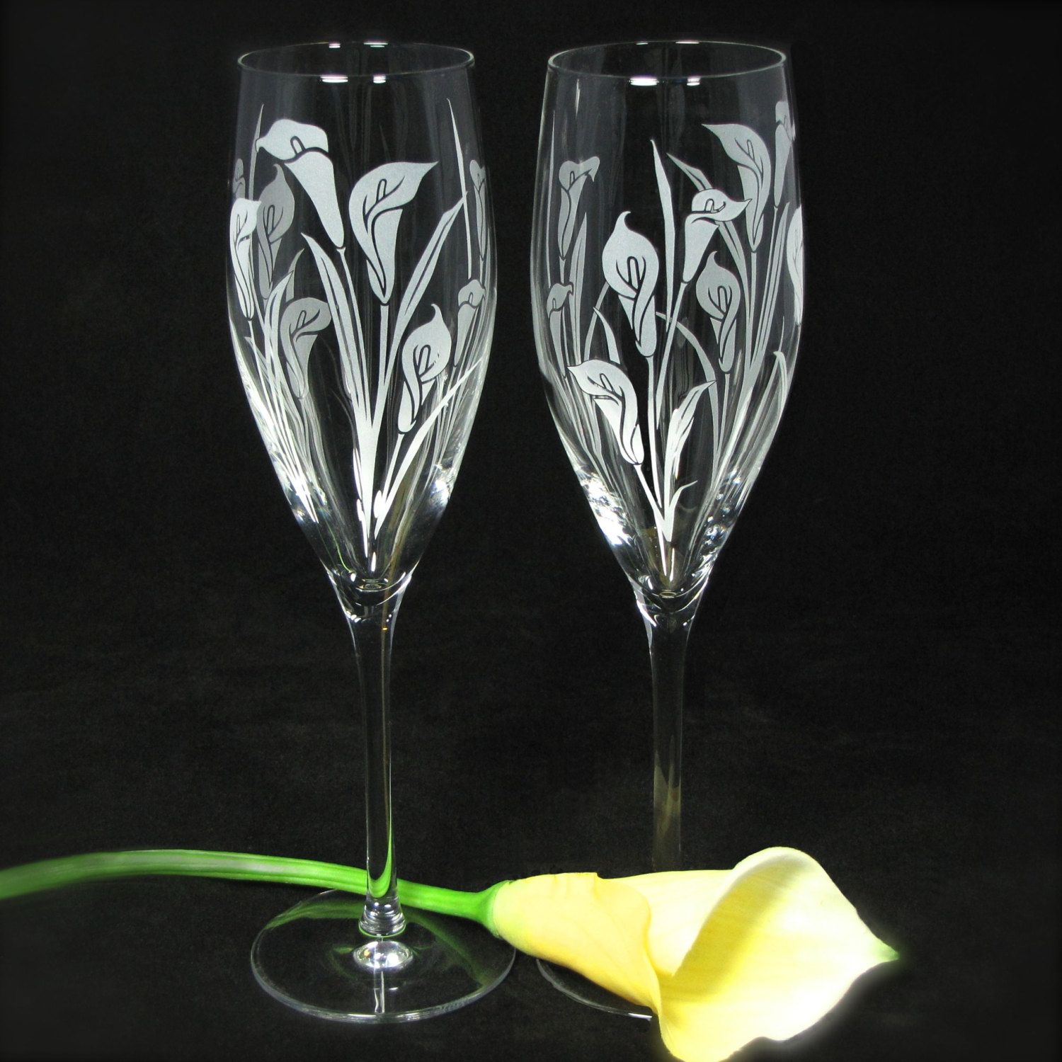 Champagne Glasses For Weddings Personalized Emmaline Bride   Calla Lily 