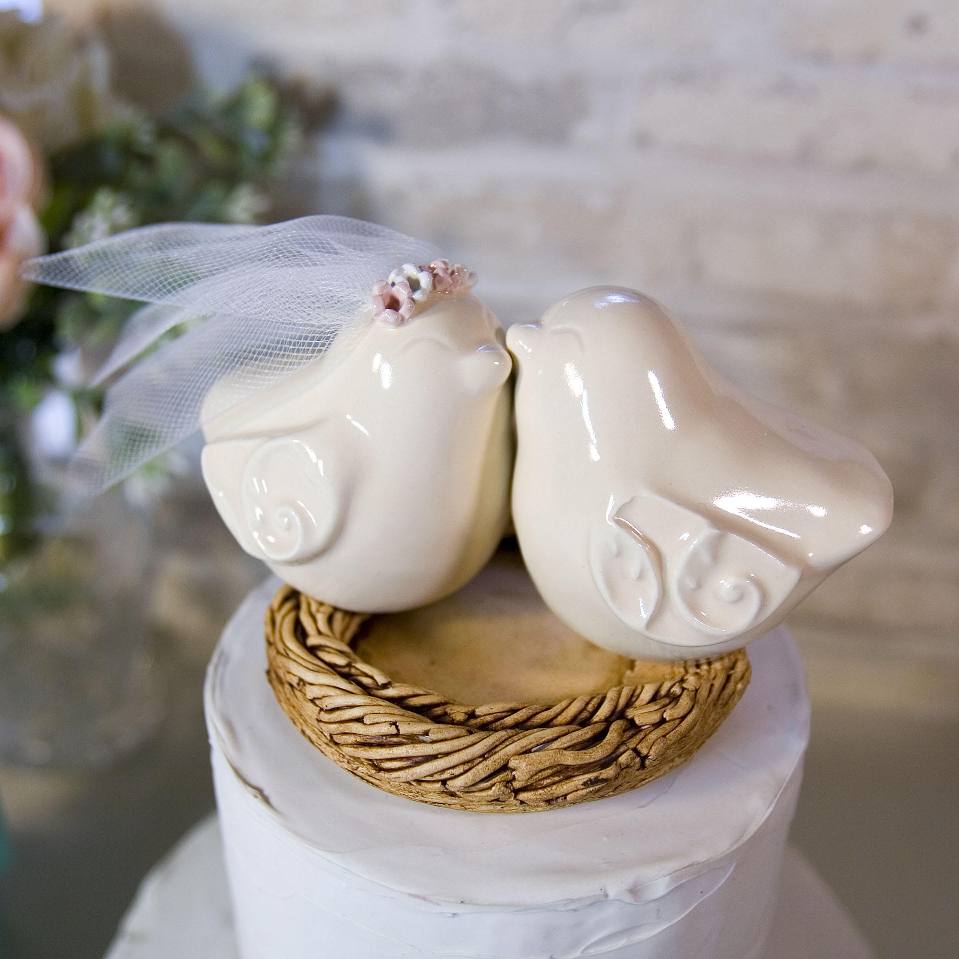 These Cute Love Birds Make Beautiful Cake Toppers for Weddings