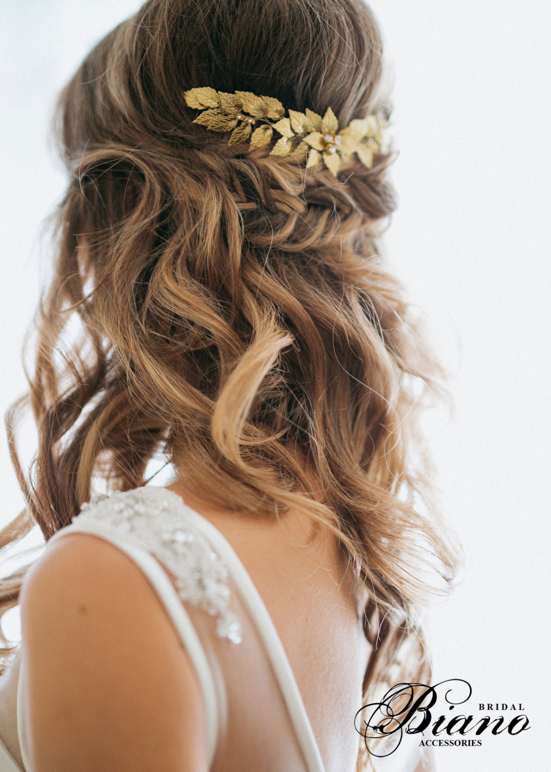 50 Best Bridal Hair Combs on Etsy for Weddings | Emmaline ... (1071 x 1500 Pixel)