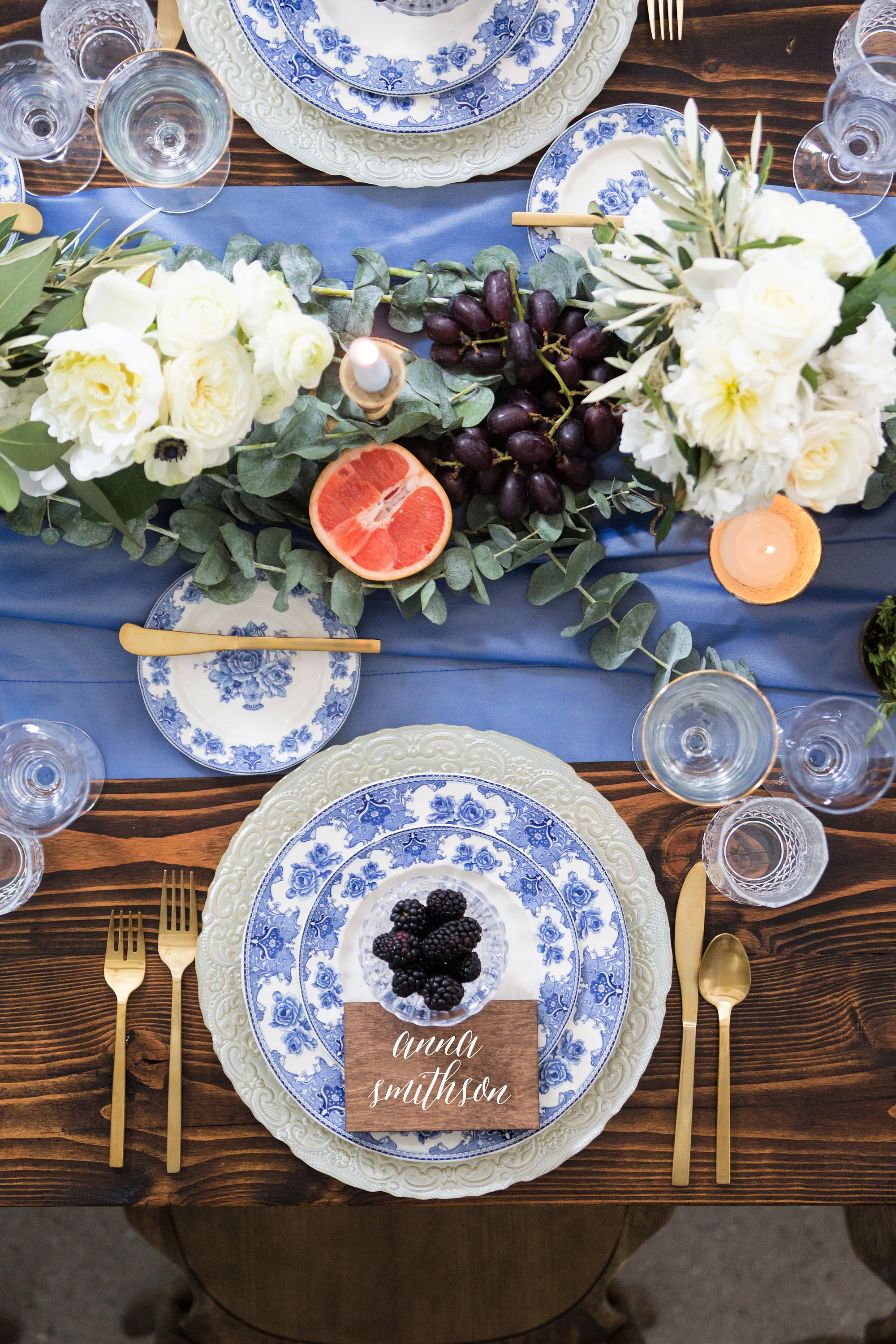 25 Unique Wedding Place Settings + Table Setting Ideas Emmaline Bride