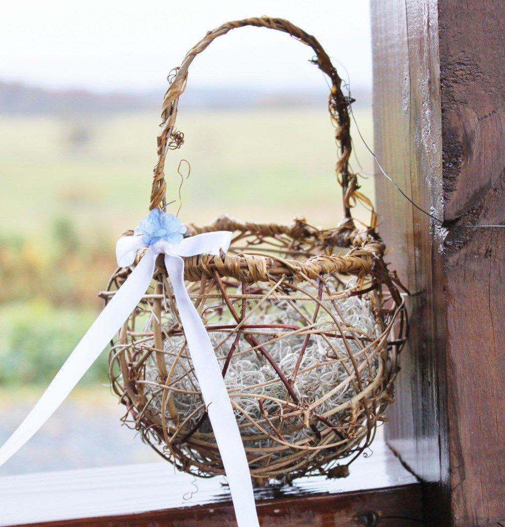 Grapevine Flower Basket Made of Twig / Grapevine Ceremony