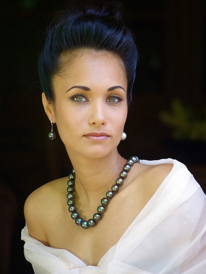 Pearl necklace for wedding day store