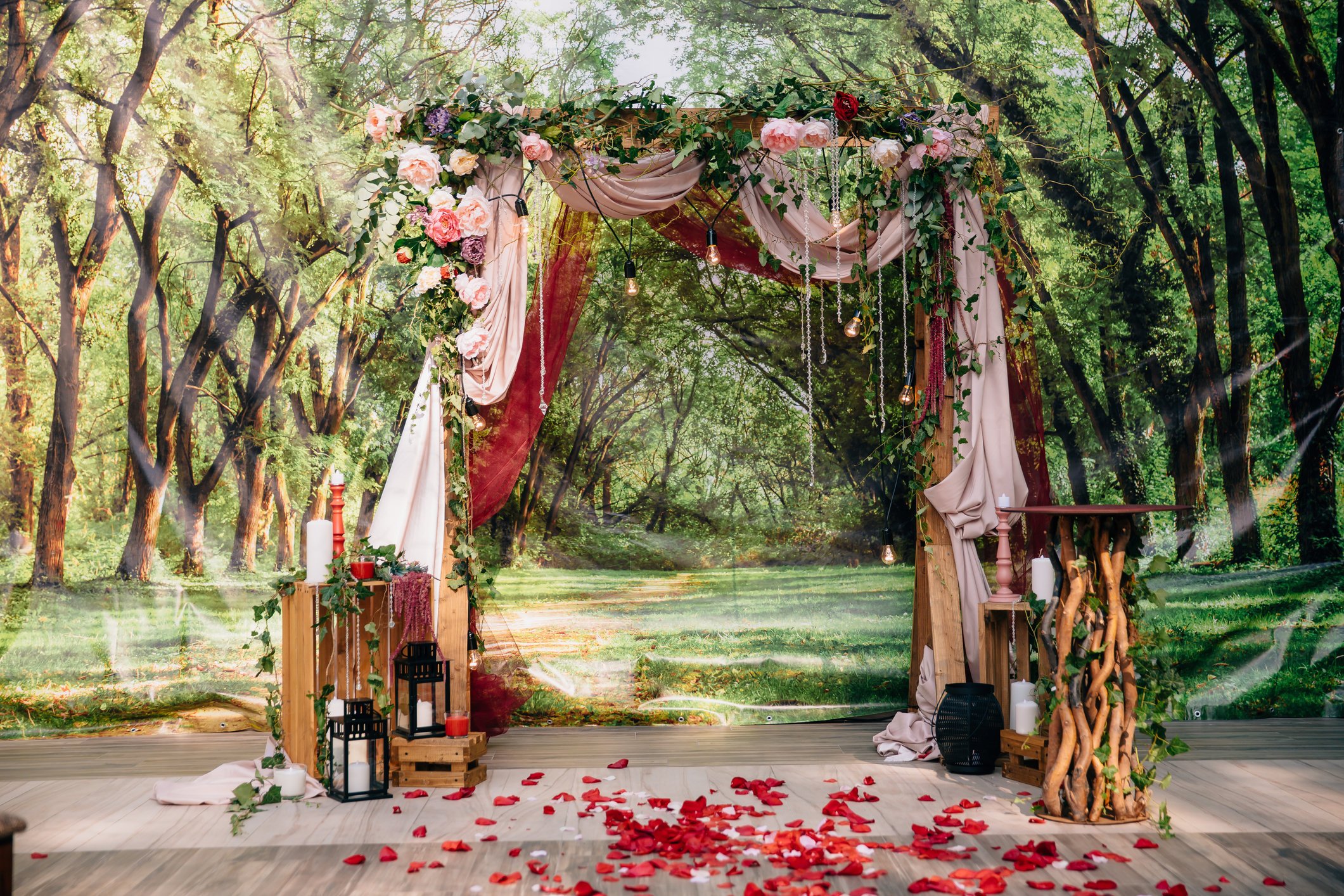 Wedding Arch Ideas 7 Most Beautiful Styles For Your Ceremony