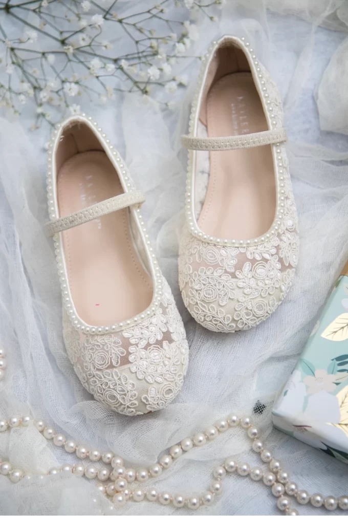 Flower girl shoes cream 2025