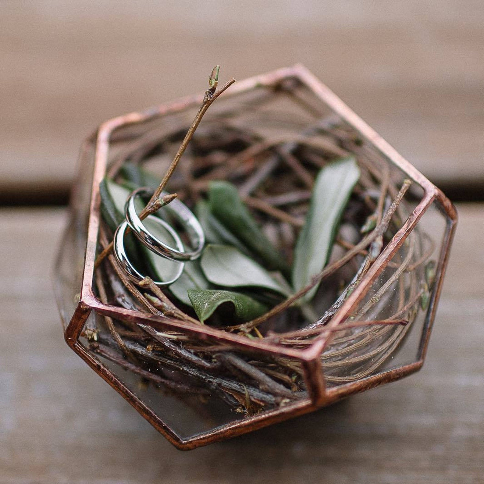 Here's (Easy!) Geometric Centerpiece Ideas for Weddings